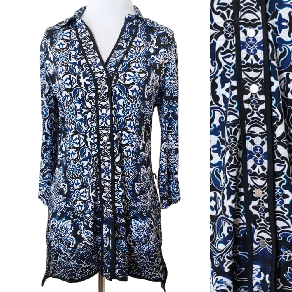 White House Black Market Elegant Blue and Black Women's V-Neck Blouse XS